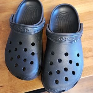 Black Crocs